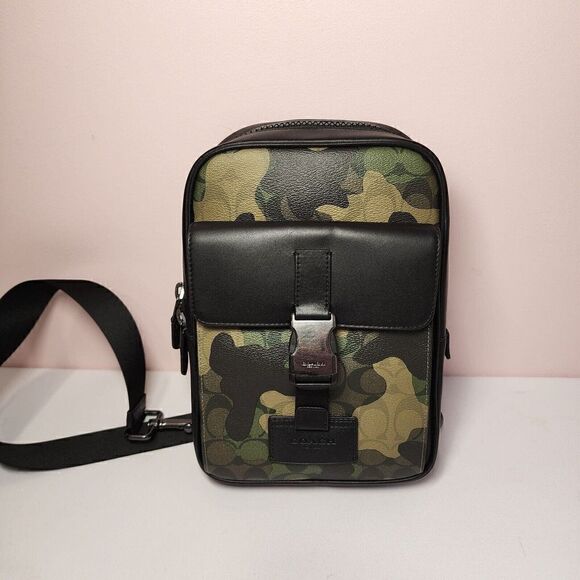 NWT Coach CL944 Track Pack Signature Canvas Camo Green - Picture 1 of 7